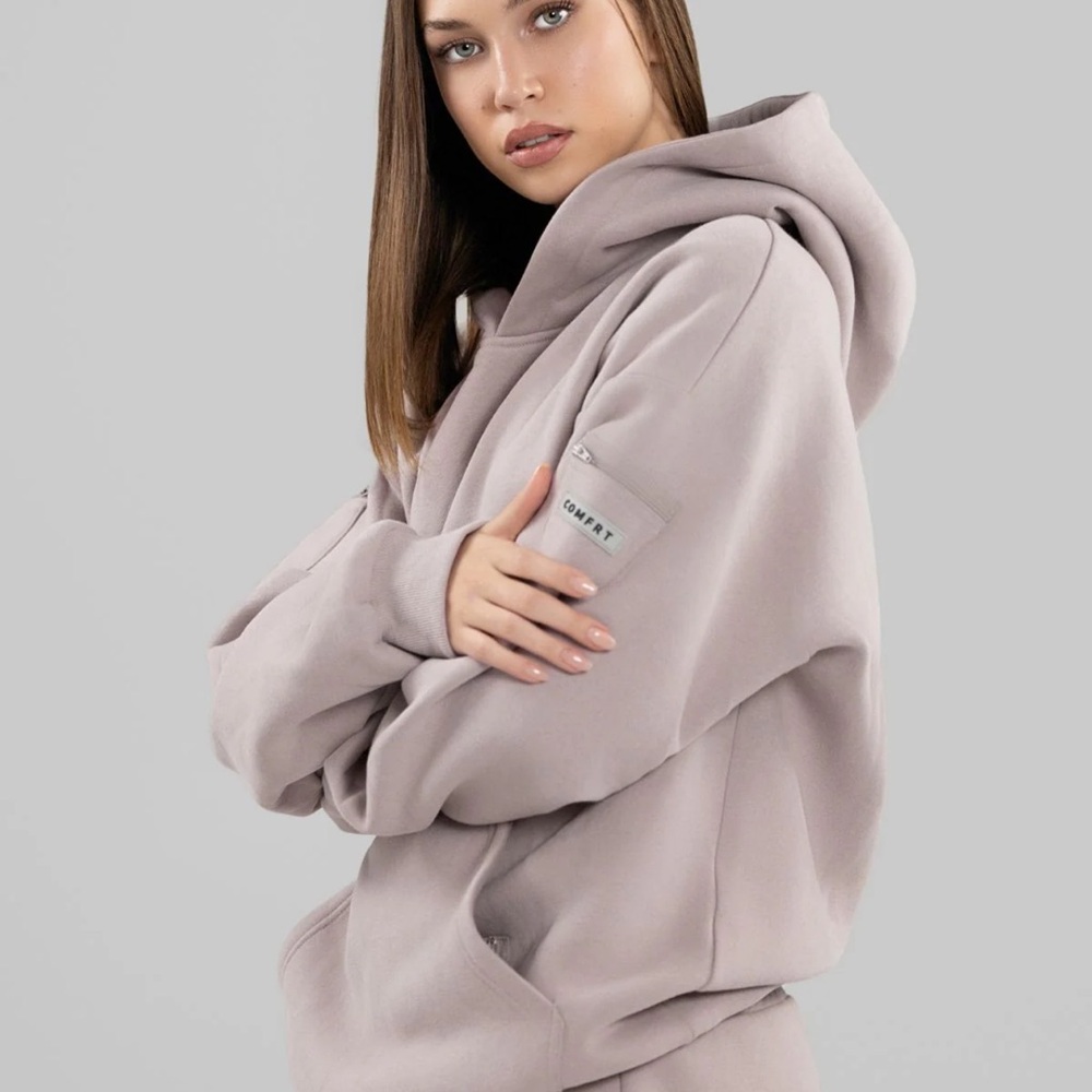 Cozy Travel Hoodie in Color Bark Never Worn